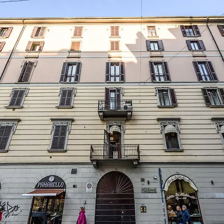 Deluxe In Brera-duomo, Near Metro 아파트 밀라노